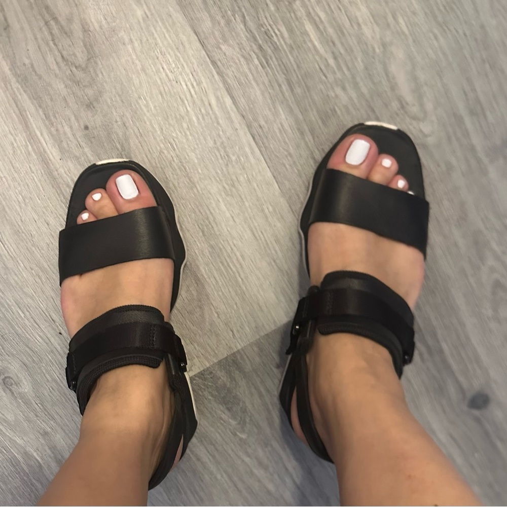 Sorel Black Minimalist Sandals with Wide Straps